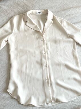 Aritzia babaton freeform Cream Button-Up Silk Blouse